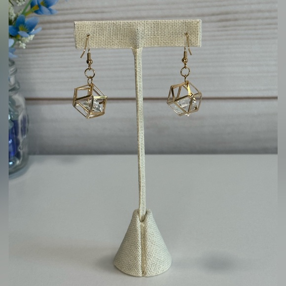 Handmade Dangling Jewels Earrings - Picture 5 of 8